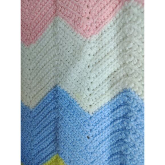 Chevron Multicolored Ripple Afghan Throw Blanket - Picture 7 of 16